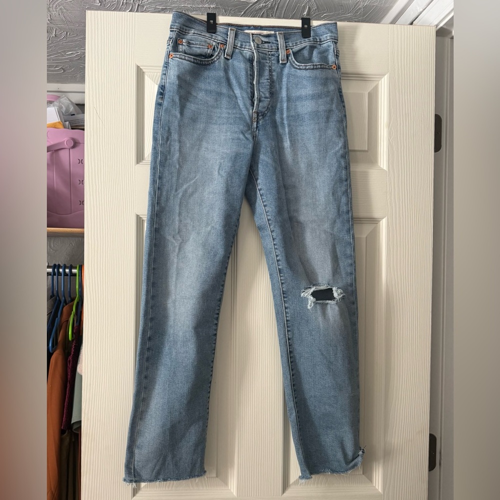 Women’s Levi’s Distressed Blue Jeans, size 27